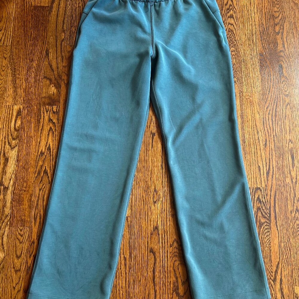Lululemon Softstreme High-Rise Pant Size 8 Regular Length in Crater Blue